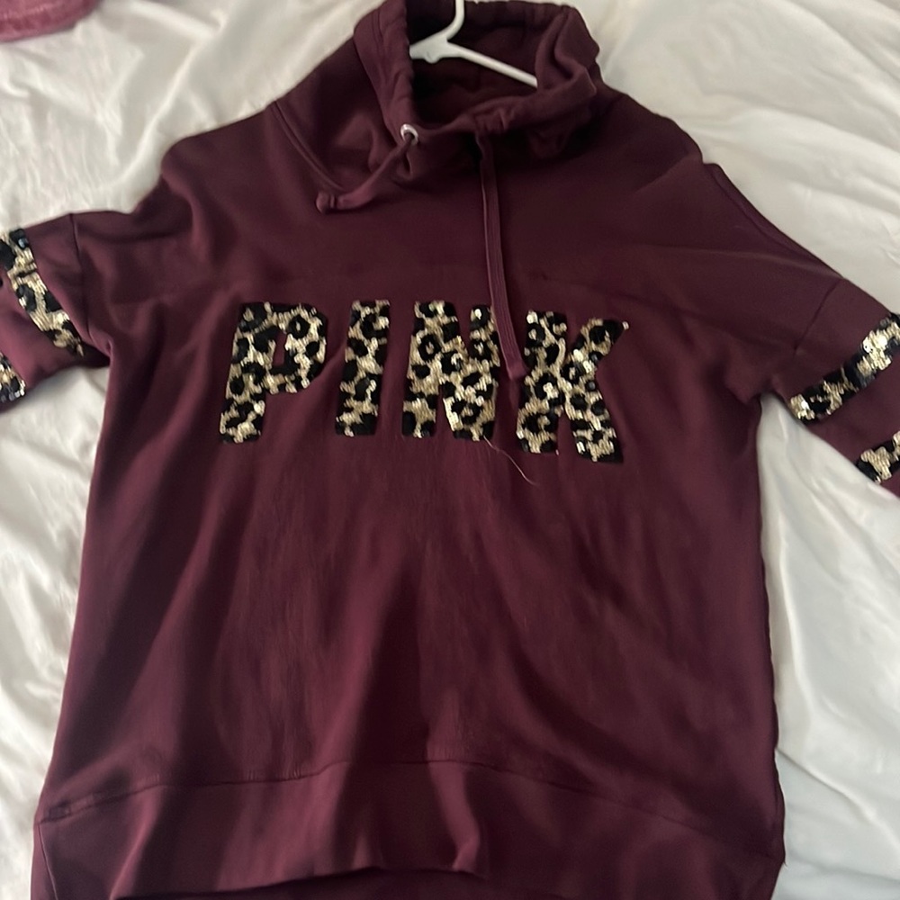 Burgundy pink sweater with leopard print